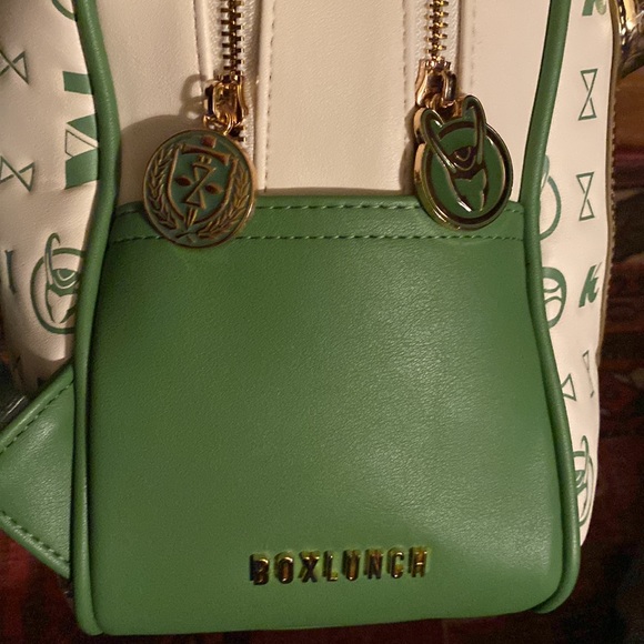 New without tags BoxLunch exclusive Loki helmet mini backpack - Picture 6 of 6